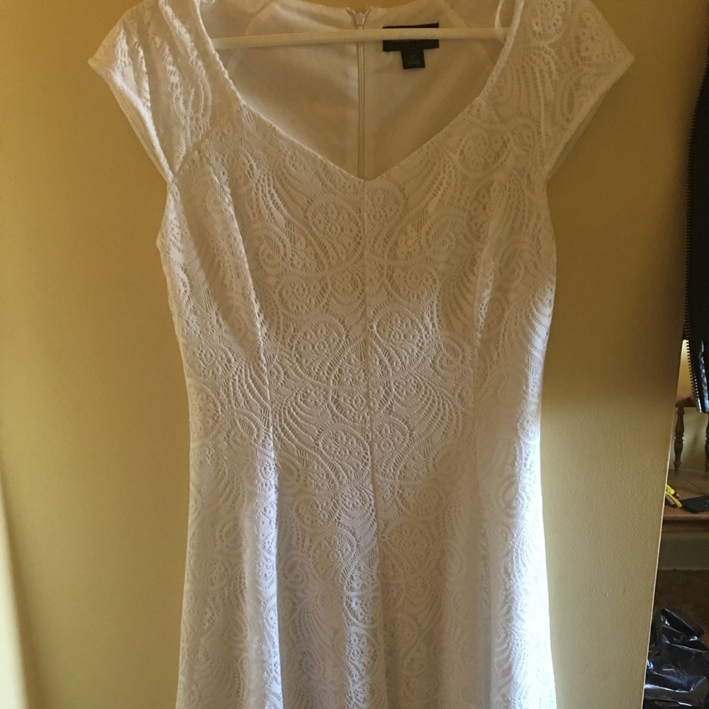 FIT AND FLARE WHITE LACE LIZ CLAIBORNE DRESS